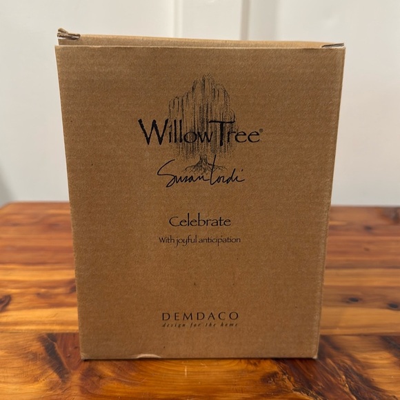 NIB Willow Tree by Demdaco "Celebrate" Figurine - Picture 5 of 5